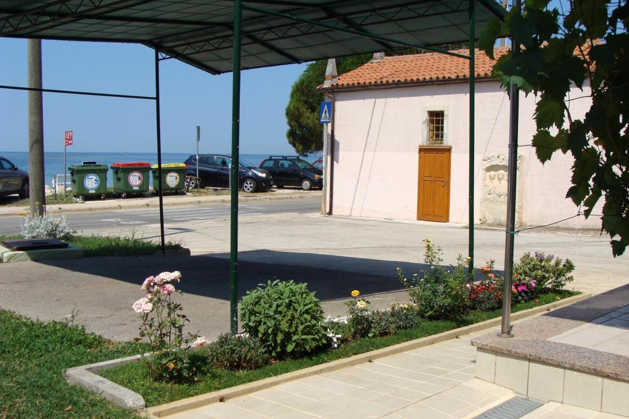 Apartments By The Sea Zambratija, Umag - 2557 Kültér fotó